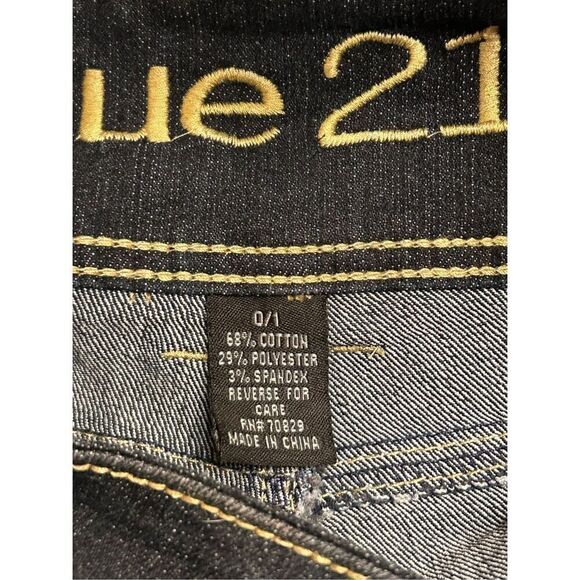 Rue 21 Shorts Dark Wash Stretchy Distressed Raw Hems Size 0/1 (3861) - Picture 3 of 3